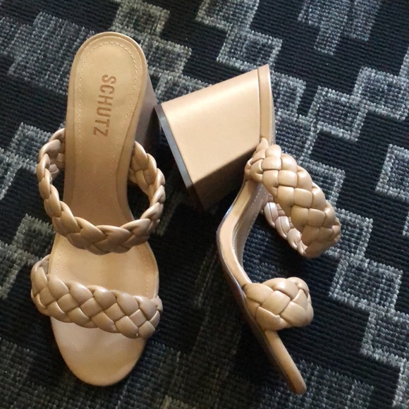 Schutz Shoes Schutz Cream leather, braided.Sandals - Picture 4 of 7